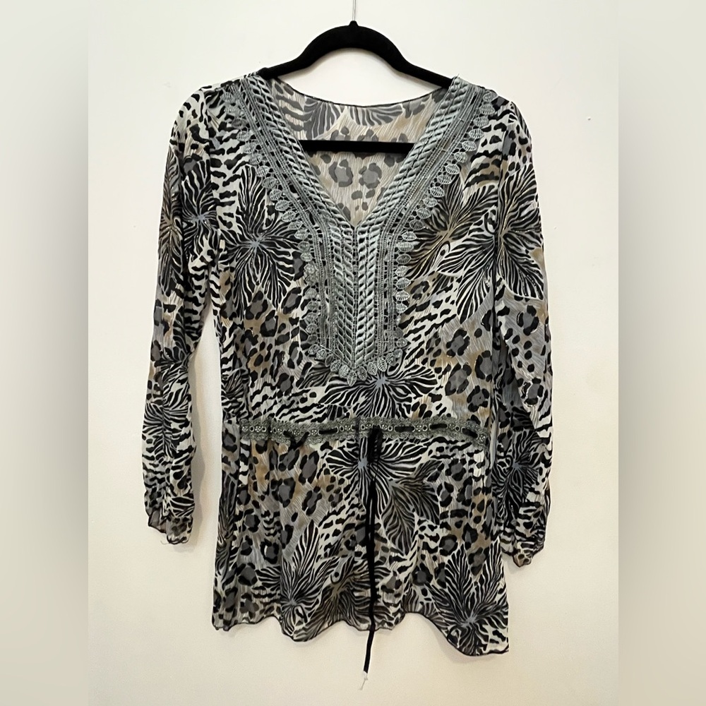 Elegant Gray Animal Print Women's Top